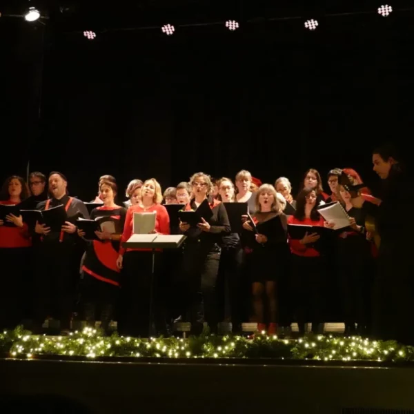 Vibrer avec le choeur "Sugar" et la fanfare "La Lyre de Begnins"