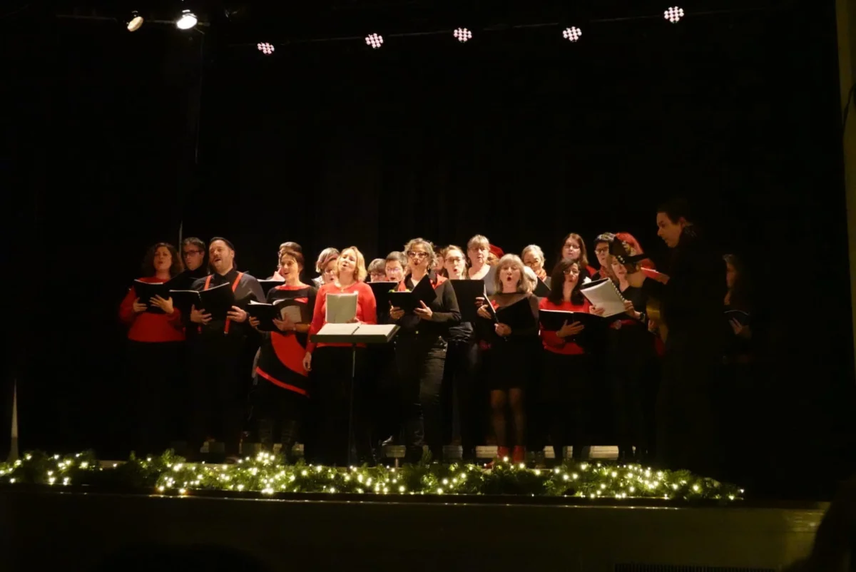 Vibrer avec le choeur "Sugar" et la fanfare "La Lyre de Begnins"